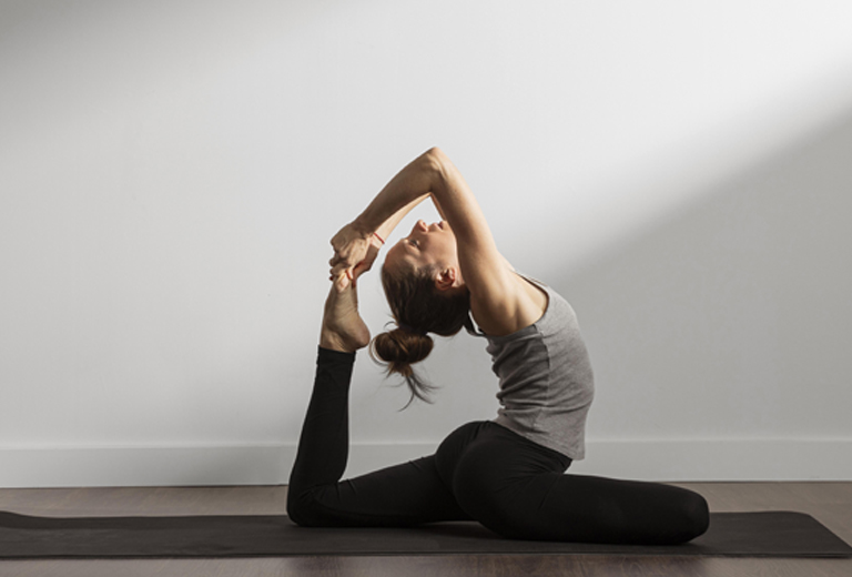 clases yoga en bormujos, aljarafe, sevilla. atai sport club. gimnasio. club deportivo