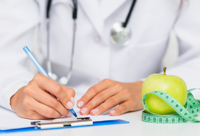 nutricionista. clinica deportiva en atai sport club. club deportivo bormujos, aljarafe, sevilla